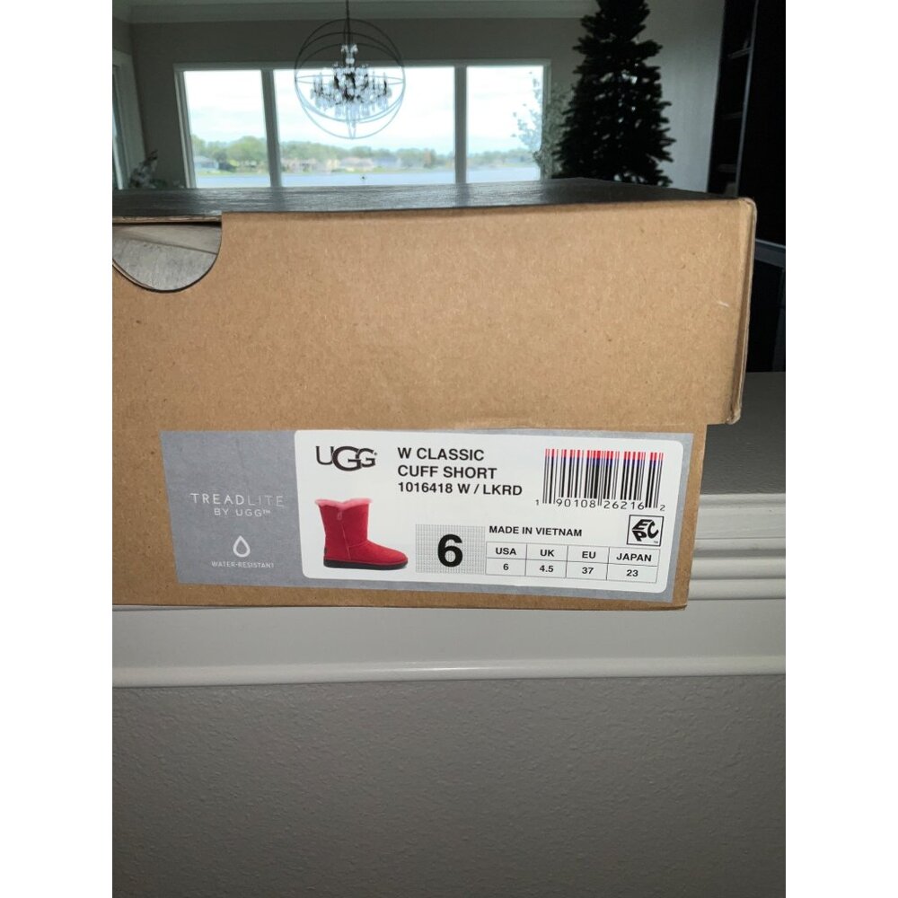 UGG Australia size 6 Classic Cuff Short Boot in RED NEW in Box Women's - Picture 10 of 11